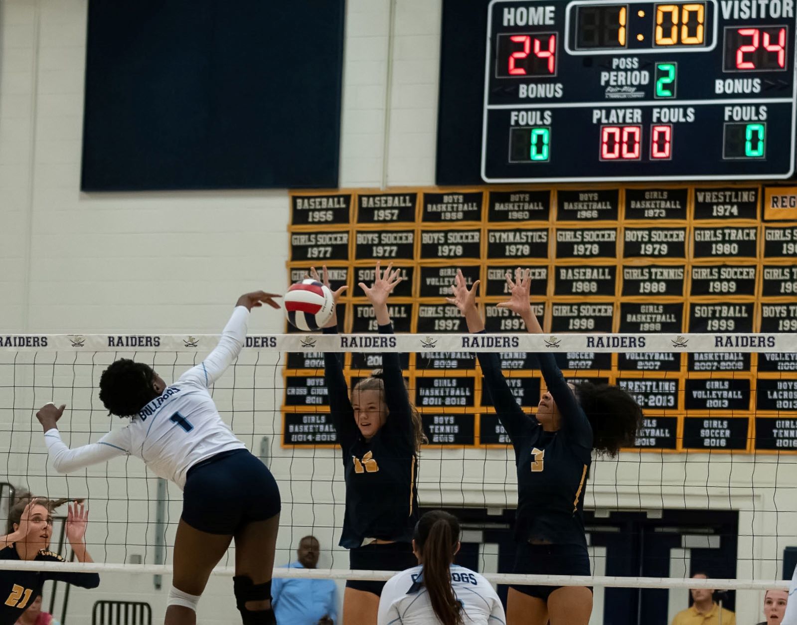 LC v SB volley_20.jpg